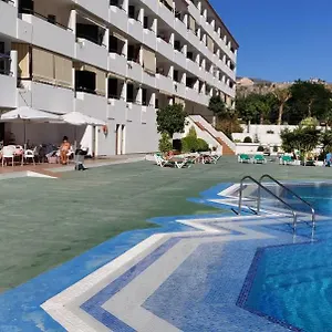 https://apartamentos-summerland-los-cristianos.tenerifehoteles.net