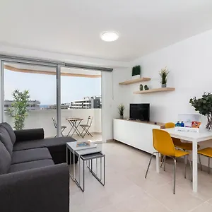 https://modern-and-recently-renovated-apartment-in-arona.tenerifehoteles.net